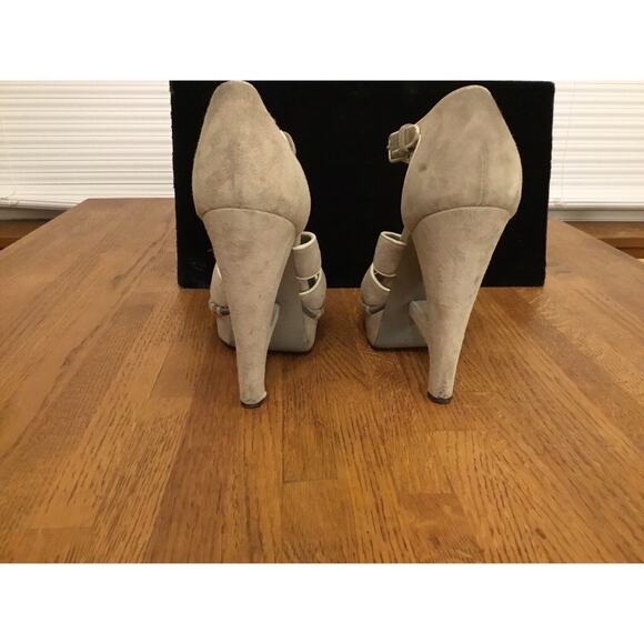 1980s Yves Saint Laurent Rive Gauche gray suede T strap platform Sandals - Picture 10 of 10